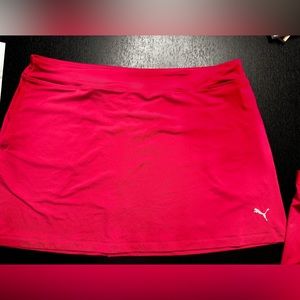 Never worn Puma XL pink skirt with snap in short